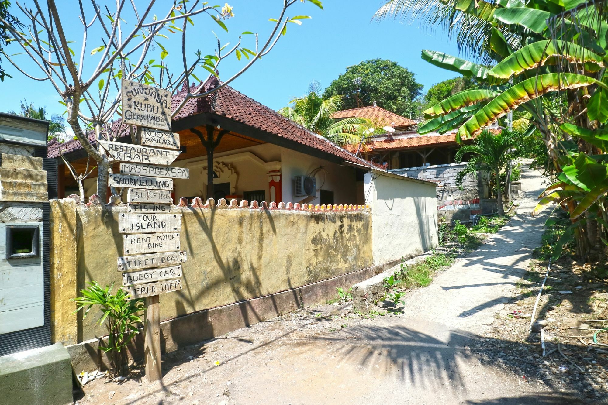 Sunjaya Kubu Guesthouse Lembongan Extérieur photo